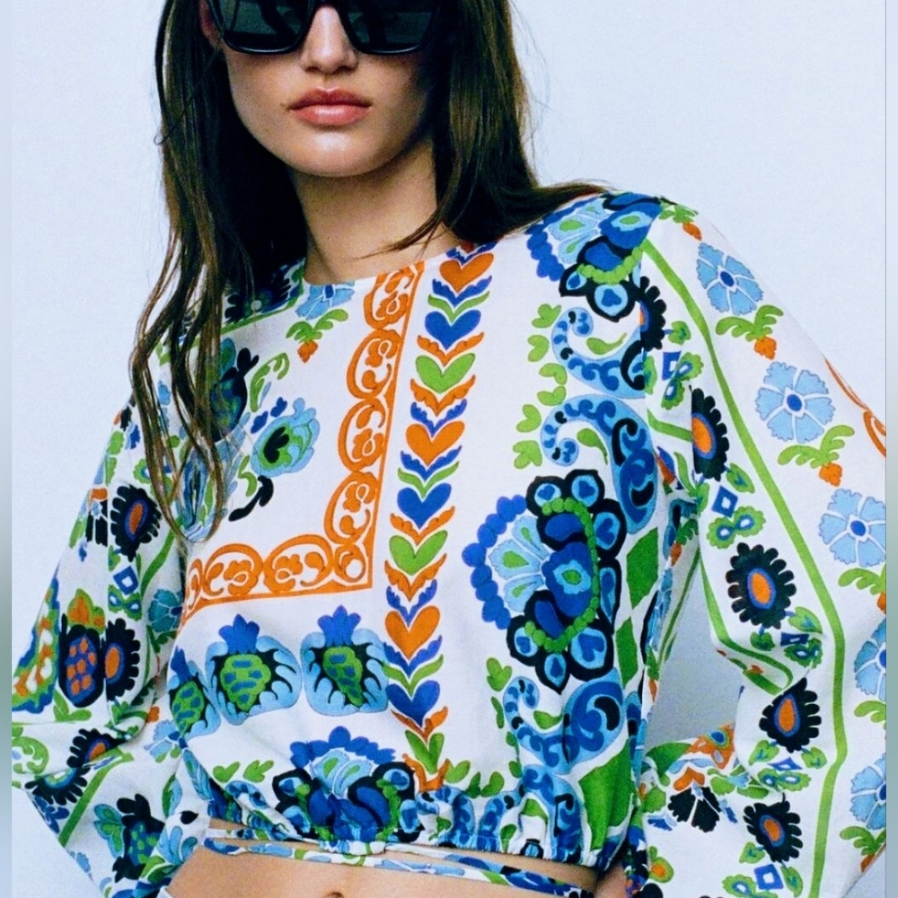 Industry by Republic Clothing White Multi Ties at Waist Small Super Cute